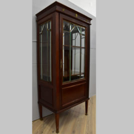 Glasvitrine, England um 1910