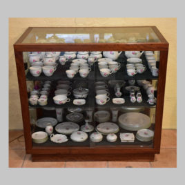 Glasvitrine, um 1930