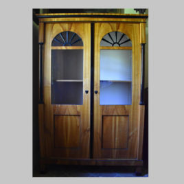 Glasschrank, um 1830
